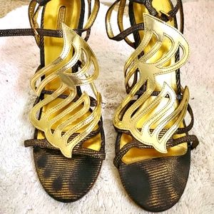 Rocawear Gold Black heels